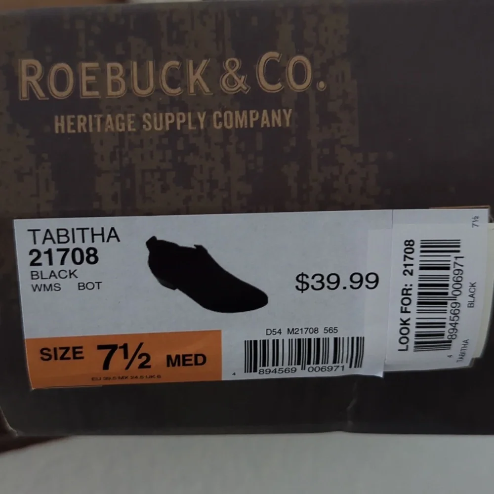 Roebuck & Co ankle booties
